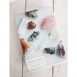Crystal Magic Notecards Boxed Set: 16 Notecards for Love Strength and Happiness